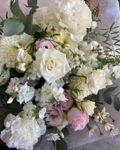 ギフト用花束お作りいたしました。｜「前澤生花店」　（東京都葛飾区の花キューピット加盟店 花屋）のブログ